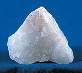 "QuartzUSGOV". Licensed under Publiek domein via Wikimedia Commons - https://commons.wikimedia.org/wiki/File:QuartzUSGOV.jpg#/media/File:QuartzUSGOV.jpg